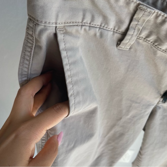 NWOT Gap Low Rise Straight Fit Girlfriend Khaki Tailored Trousers Pants in Beige - Picture 7 of 13